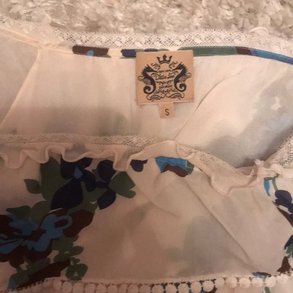 One sleeve Blouse - Picture 3 of 4